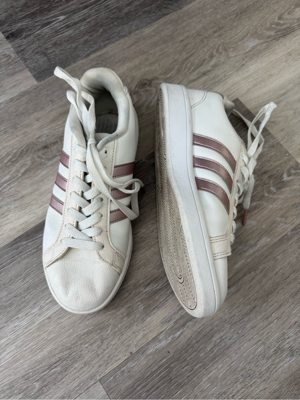 Adidas white and rose gold Advantage Cloudfoam sneakers w/ metallic side stripes
